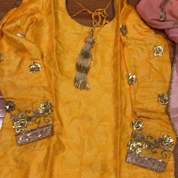 DIWALI SPECIAL!!!!!! Gorgeous sharara - Picture 11 of 16